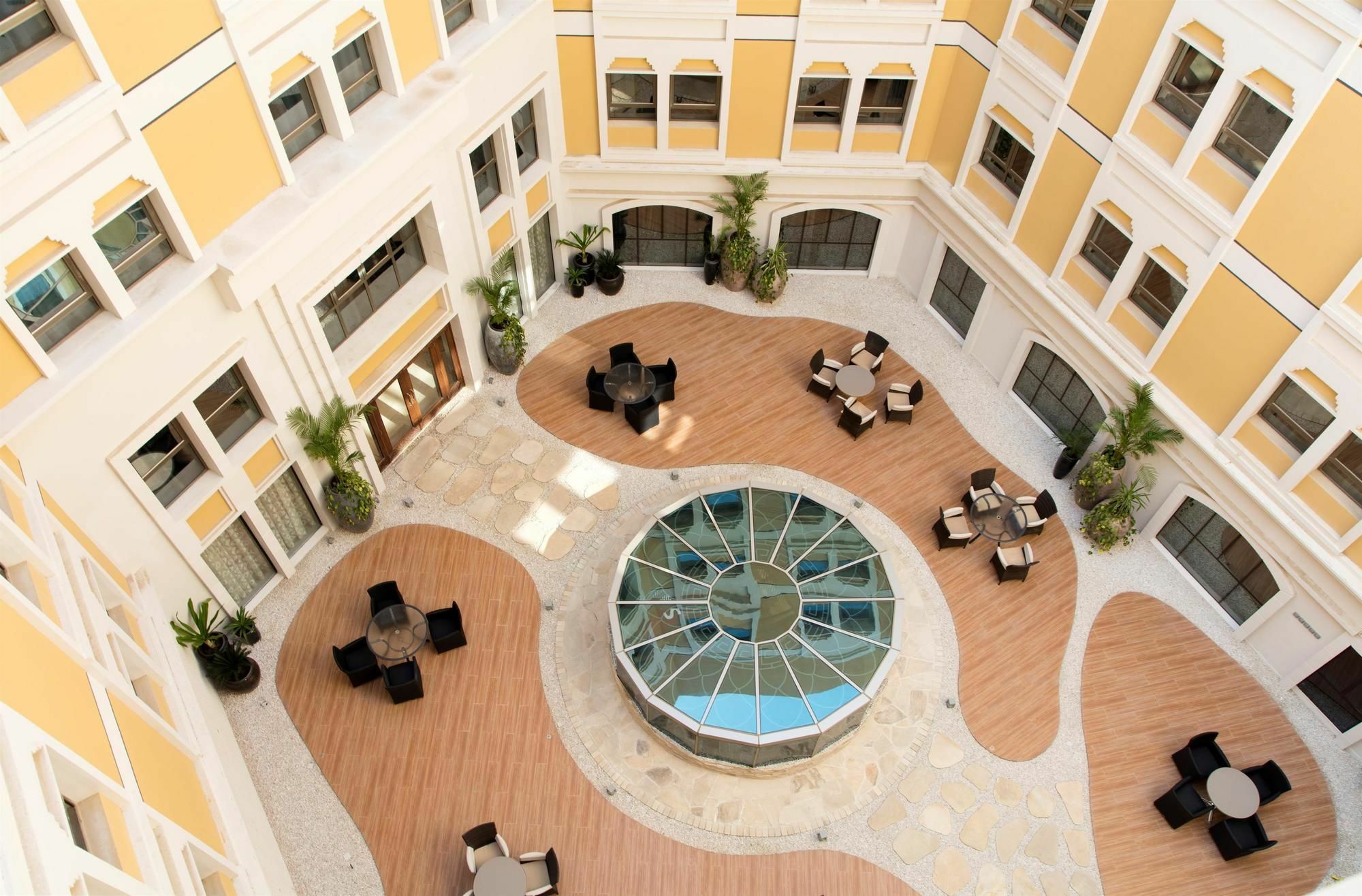 Coral Muscat Hotel And Apartments Luaran gambar