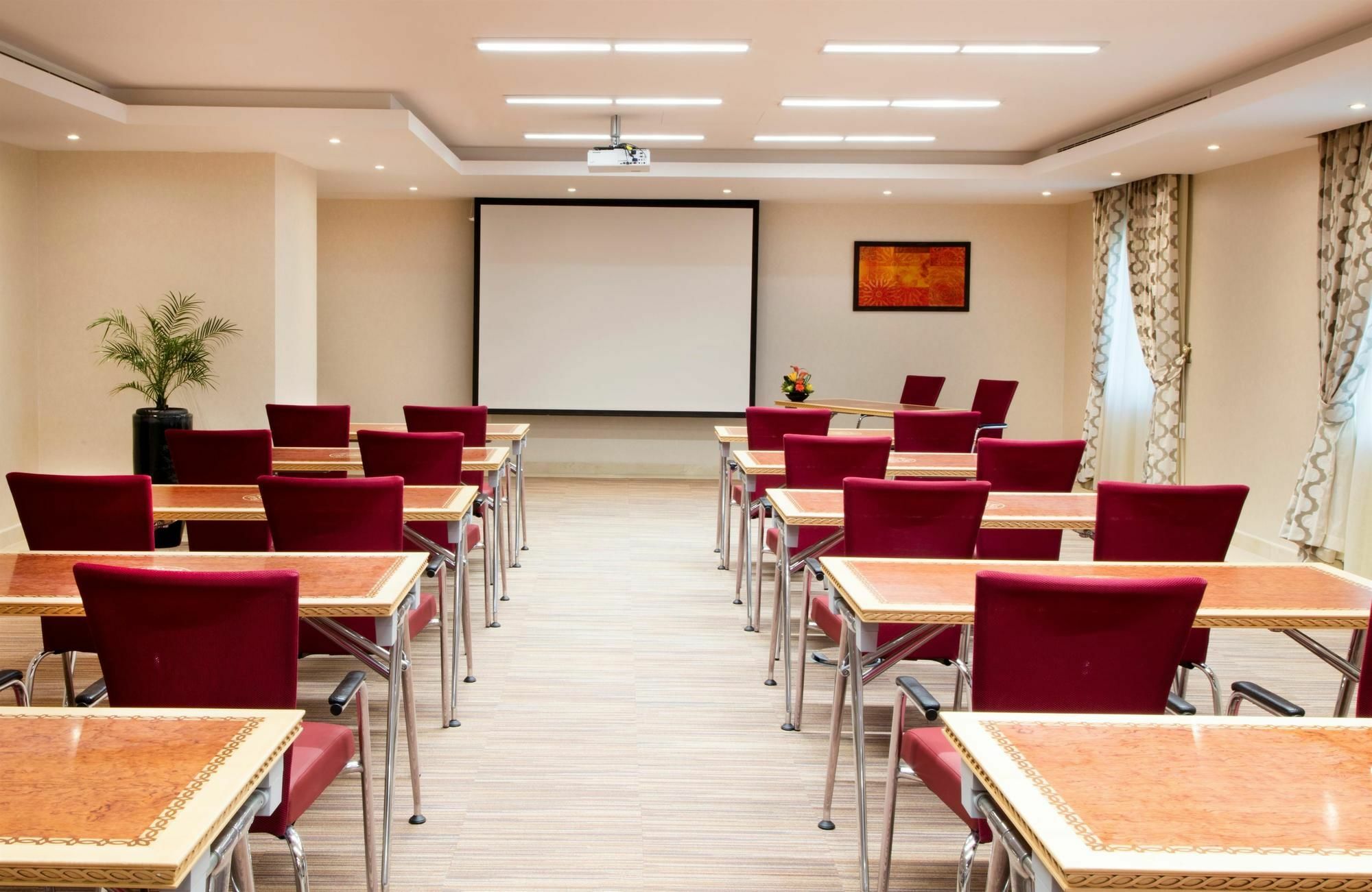 Coral Muscat Hotel And Apartments Luaran gambar