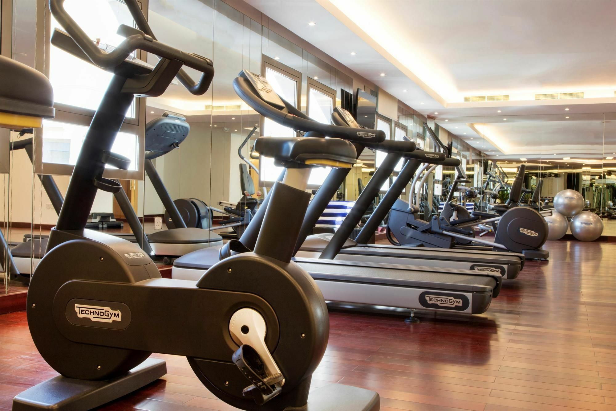 Coral Muscat Hotel And Apartments Luaran gambar