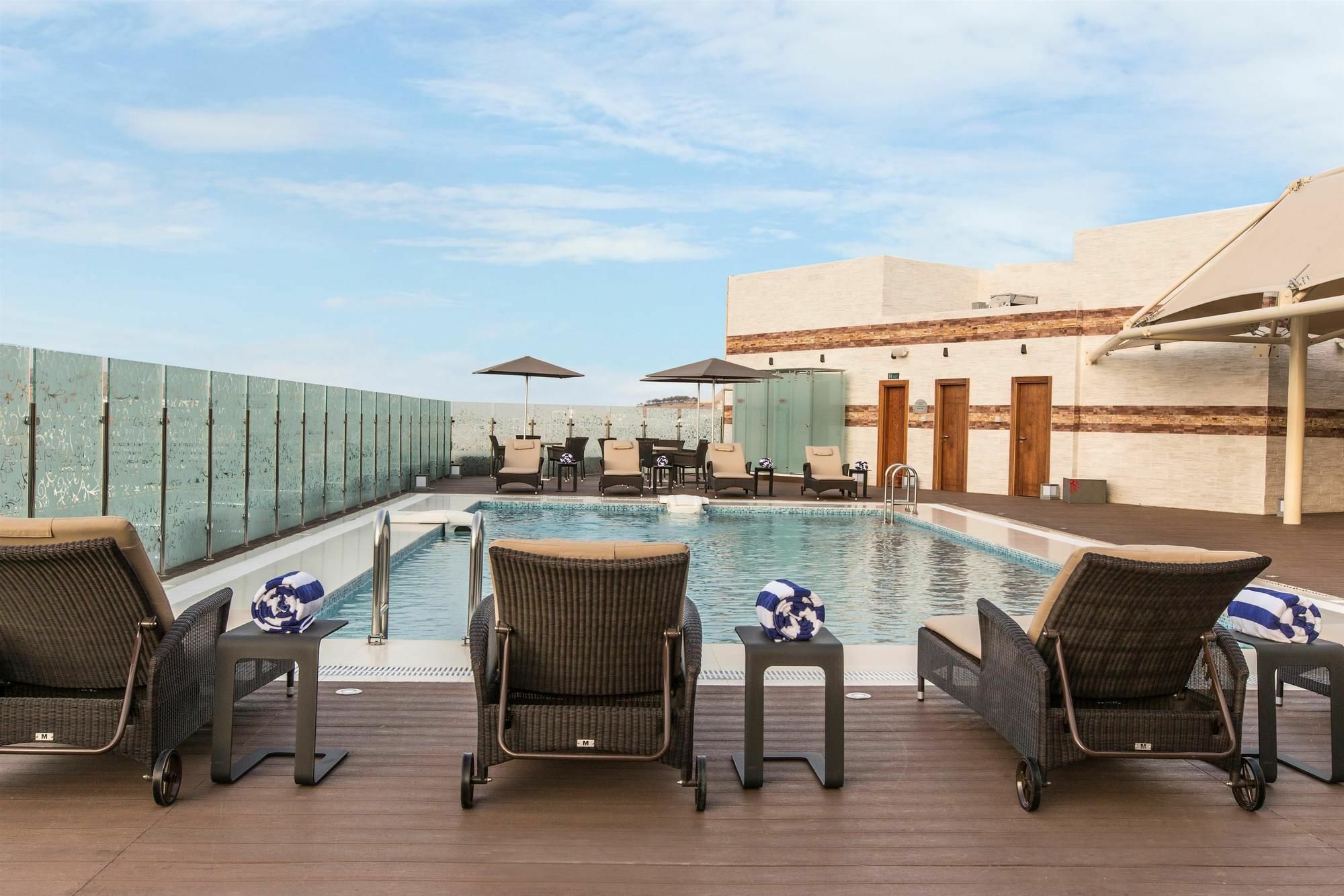 Coral Muscat Hotel And Apartments Luaran gambar