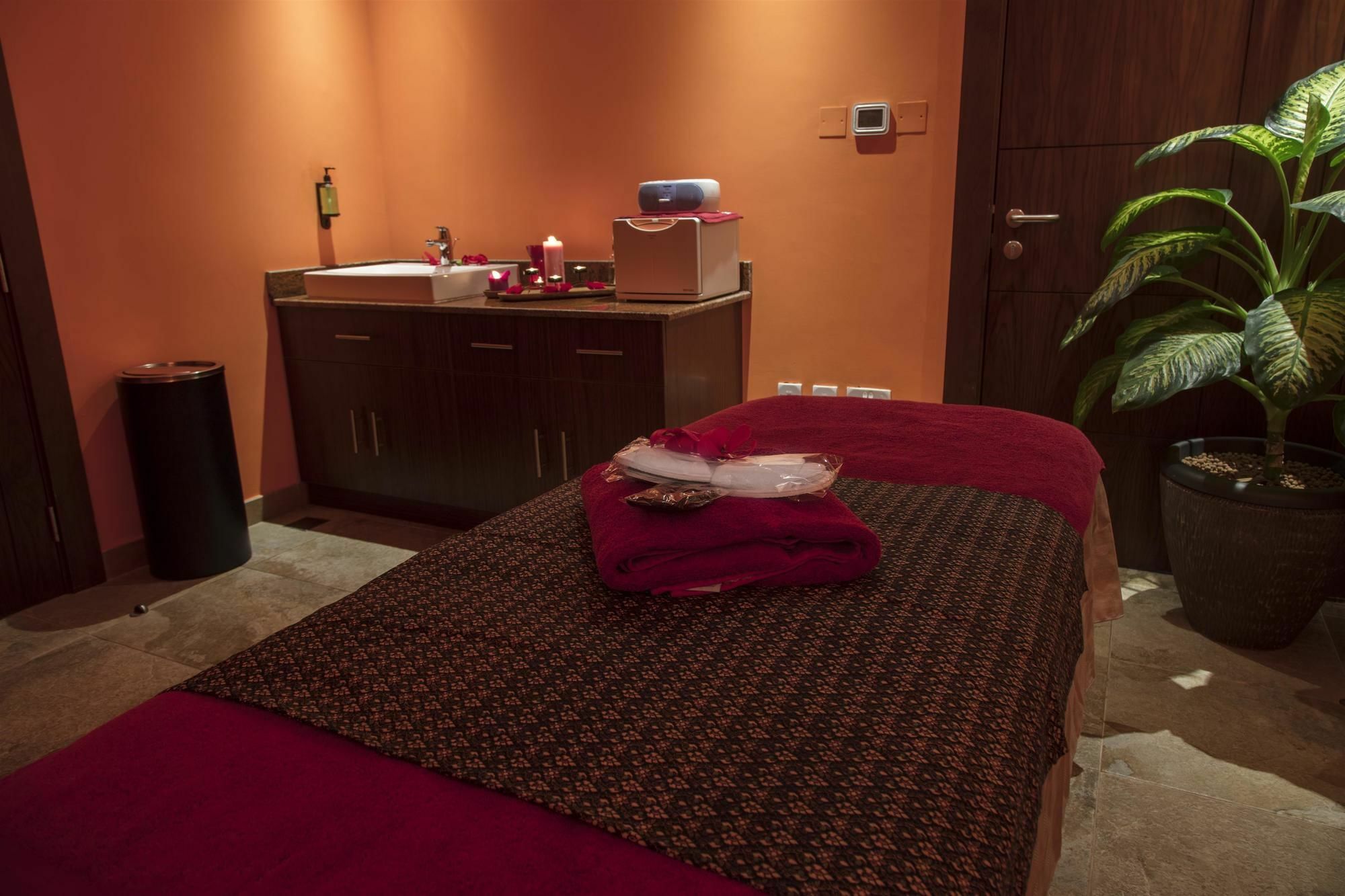 Coral Muscat Hotel And Apartments Luaran gambar