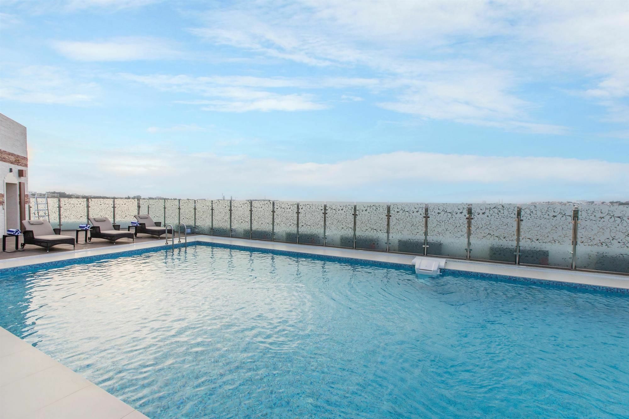 Coral Muscat Hotel And Apartments Luaran gambar